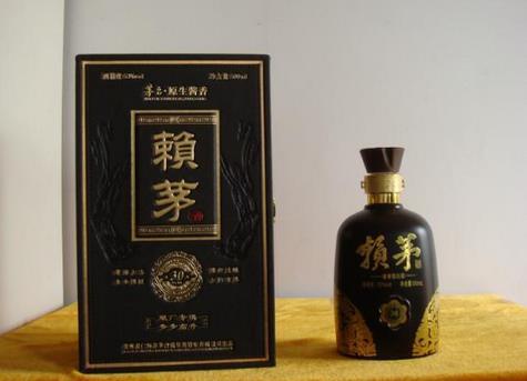 中国最贵的10瓶白酒，最后一瓶抿一口就能买到一套房