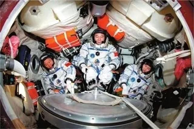 刘洋航天员个人资料_航天风云 刘洋_航天飞行员刘洋 孩子