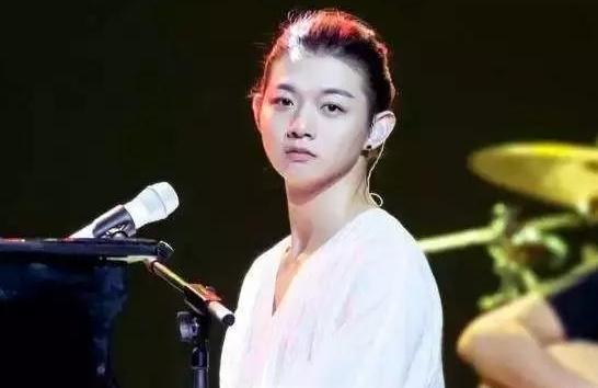 吻月火风霍尊_霍尊父亲火风_我不是明星霍尊的父亲火风现任的妻子