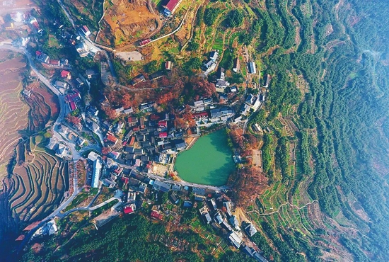 银川周边哪个景点好玩_杭州周边好玩的旅游景点推荐_凤凰周边哪些景点好玩