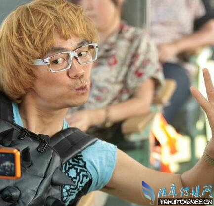 王宝强现在拍电影的片酬是多少钱？王宝强真的很傻吗？