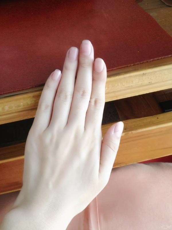 身体乳保湿美白什么牌子好_美白身体乳哪个好用效果好_好用的美白身体乳