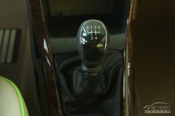 ±630×°