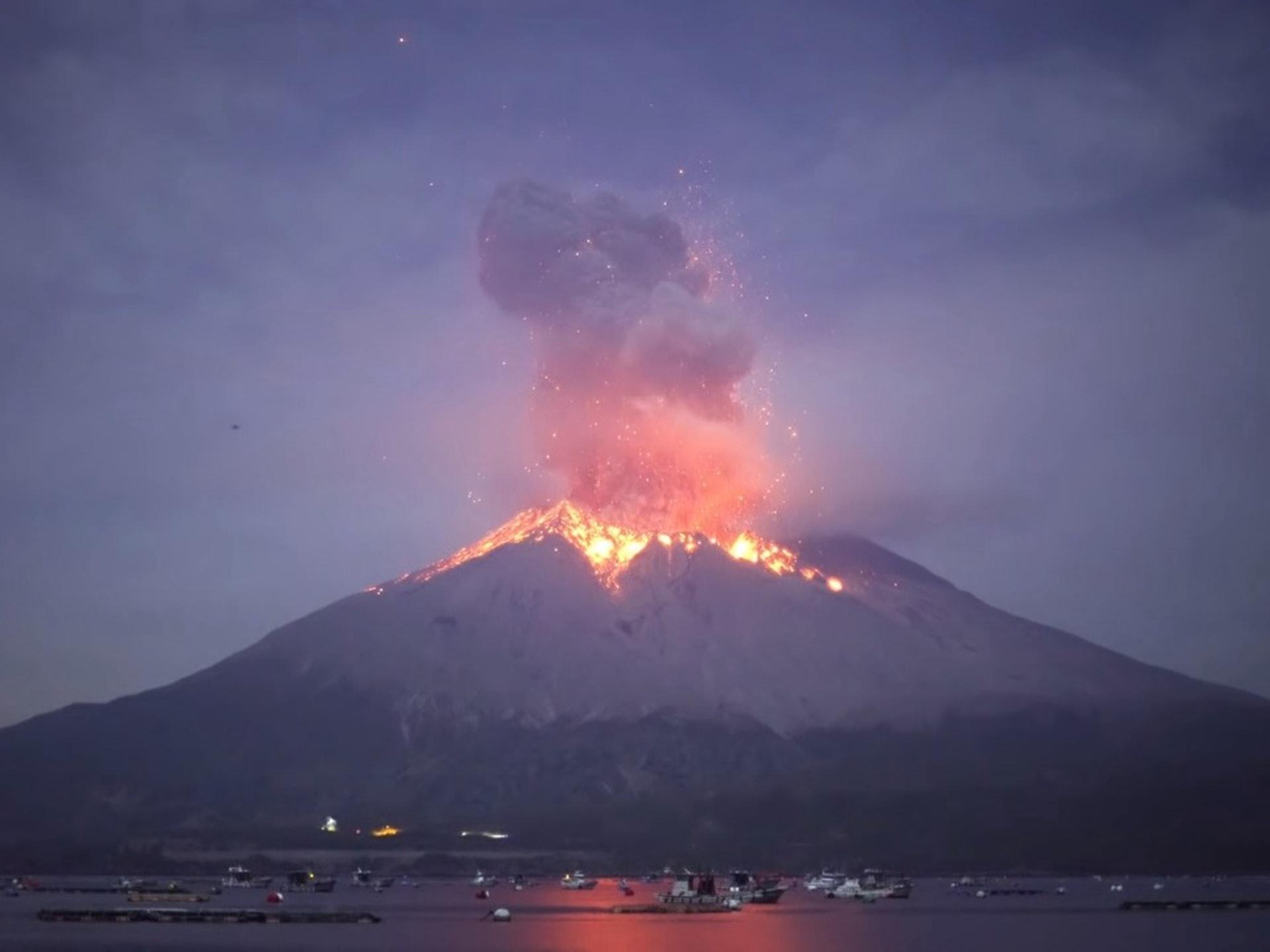美国黄石火山超级爆发_火山为什么会爆发_富士山火山预计爆发时间