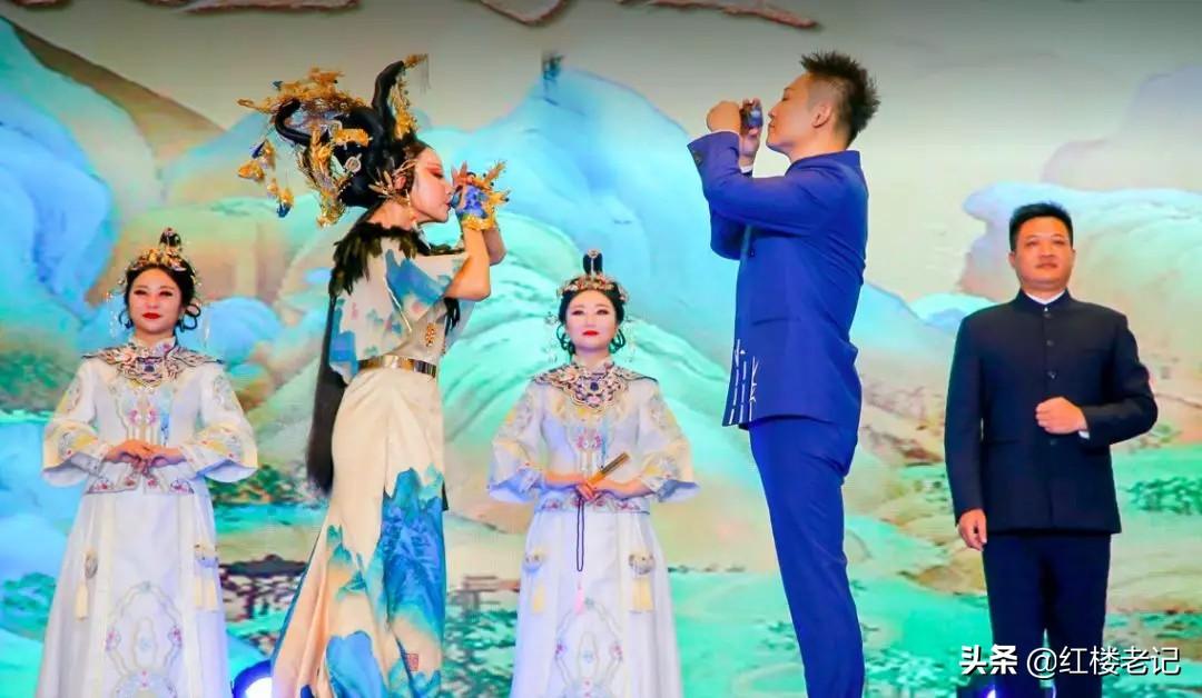 天涯海角论坛_你的天涯我的海角 moni_多天涯与海海角订婚