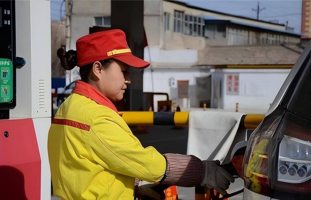 下次油价调整是涨还是跌-油价最新消息：下次调价时间17日，预计95号汽油大涨0.38元升